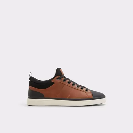 Oferta de Sapatilhas em cognac - SALLOKER por 109,95€ em Aldo