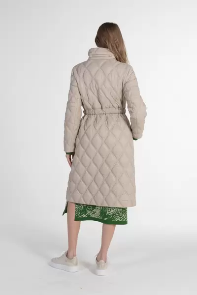 Oferta de Parka acolchoada por 229,9€ em Ana Sousa