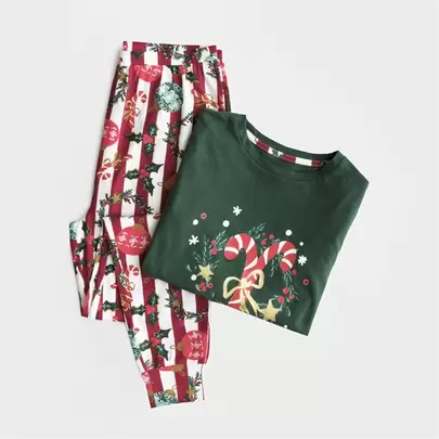 Oferta de Pijama Kids Family Christmas 9 a 14 anos (Moda) por 24,99€ em Avon