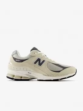 Oferta de Sapatilhas New Balance M2002 V1 por 89,94€ em Bazar Desportivo