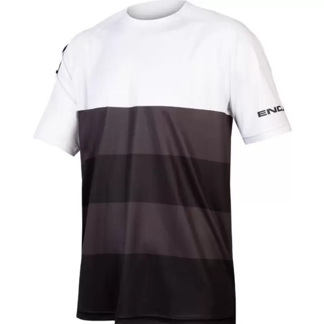 Oferta de JERSEY ENDURA SINGLE TRACK CORE T PRETO por 44,15€ em Bike Zone