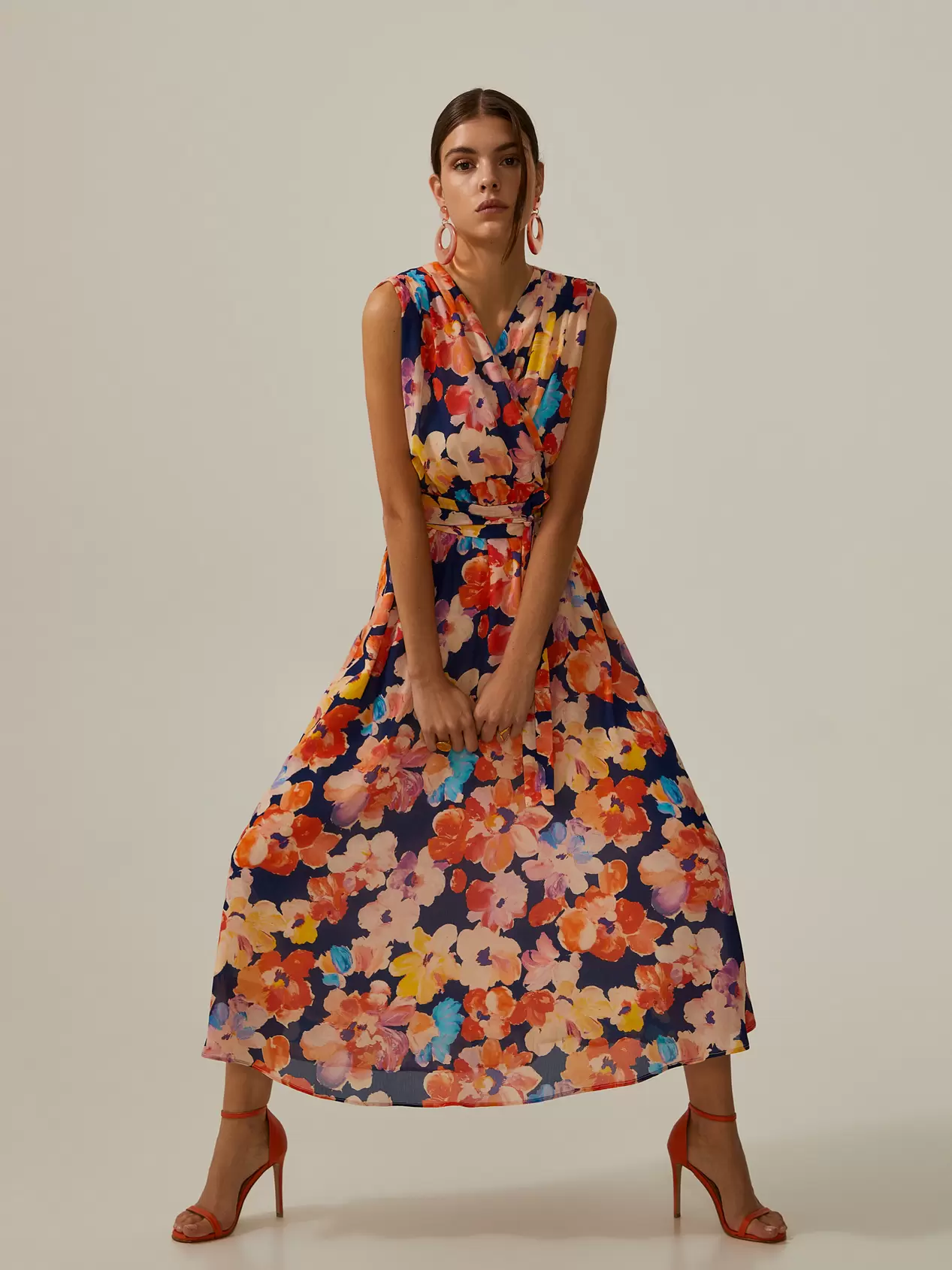 Oferta de Floral pattern midi dress por 67,98€ em Decenio