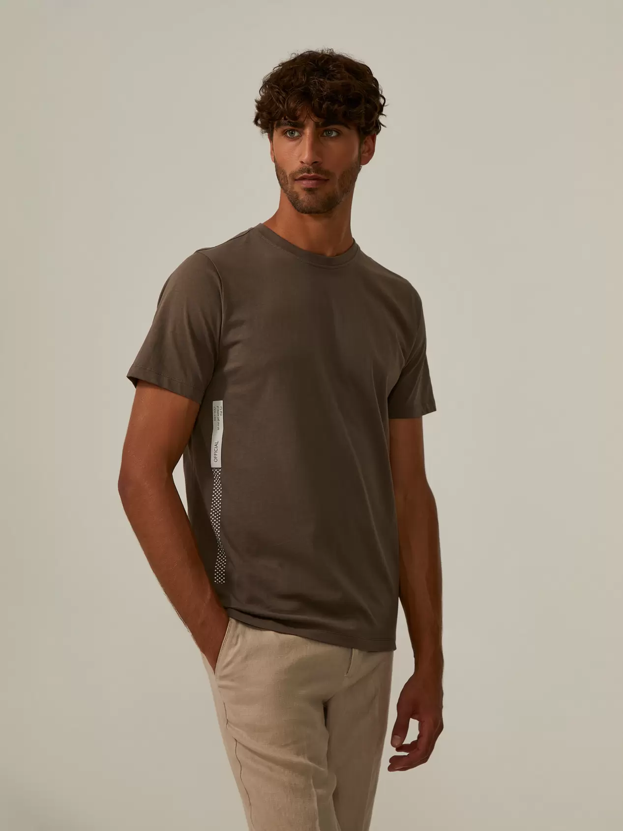 Oferta de 100% cotton basic t-shirt por 19,98€ em Decenio