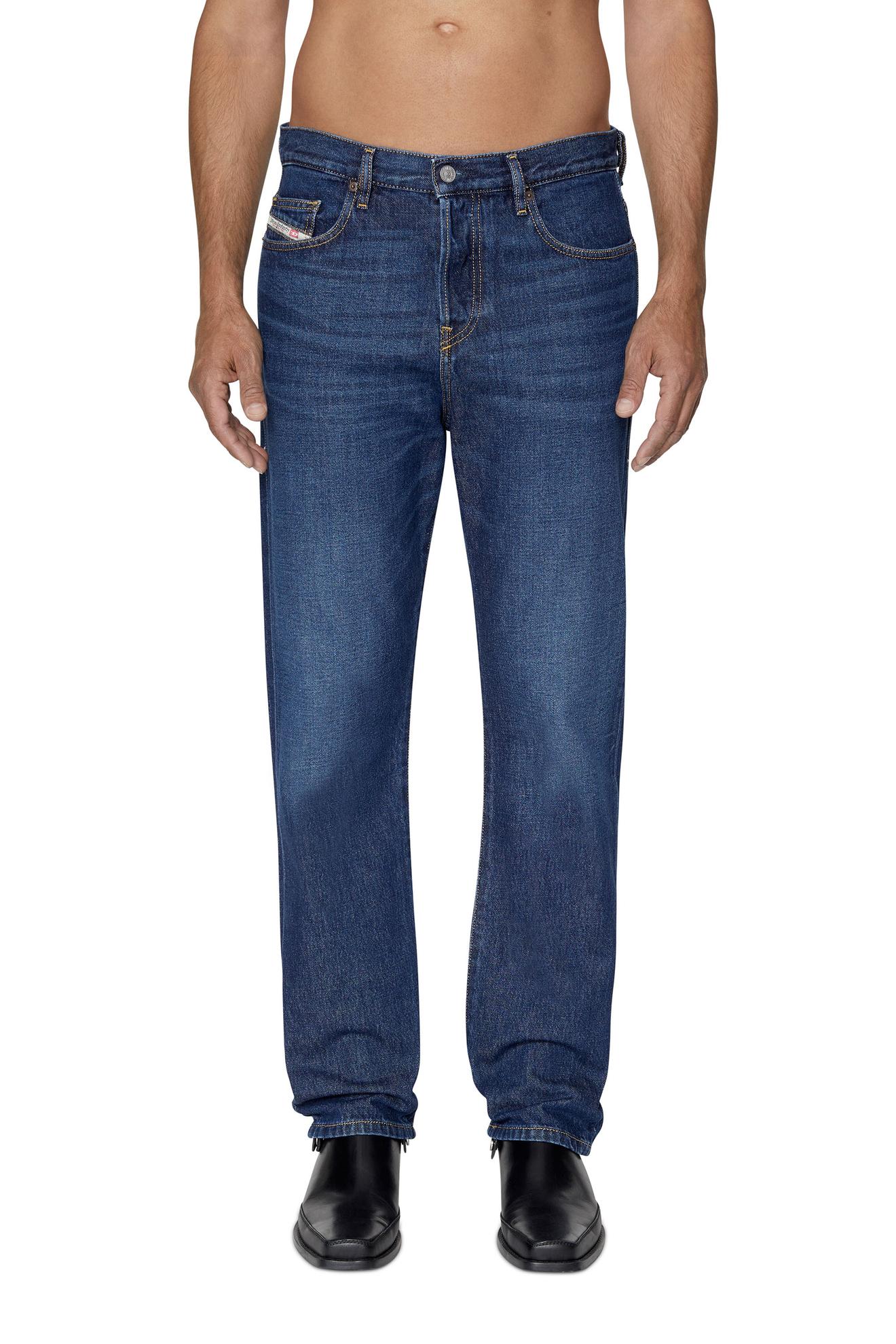Oferta de Straight Jeans - 2020 D-Viker por 112€ em Diesel