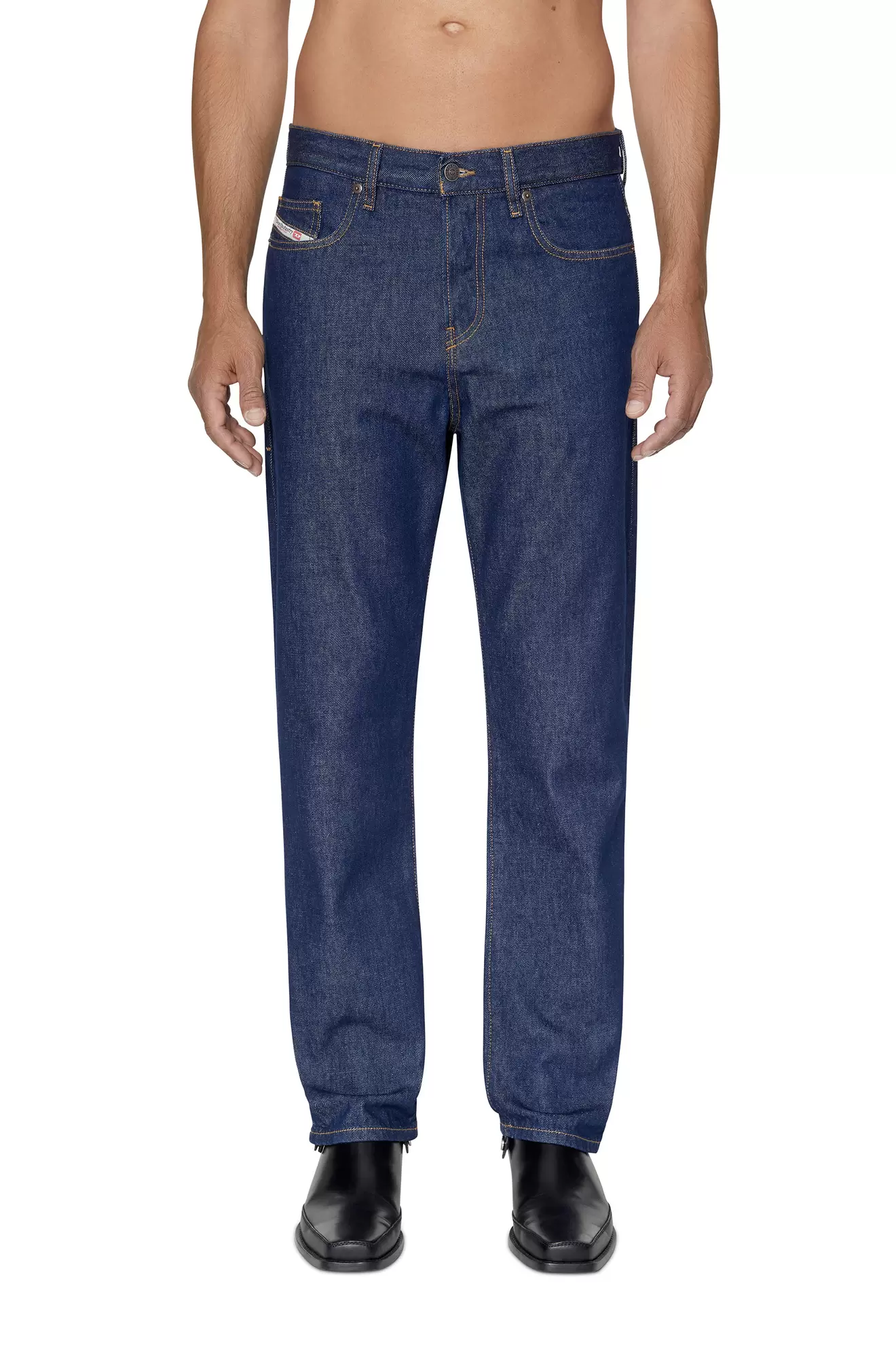 Oferta de Straight Jeans - 2020 D-Viker por 105€ em Diesel