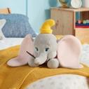 Oferta de Peluche Dumbo volador, Disney Store por 32,9€ em Disney Store