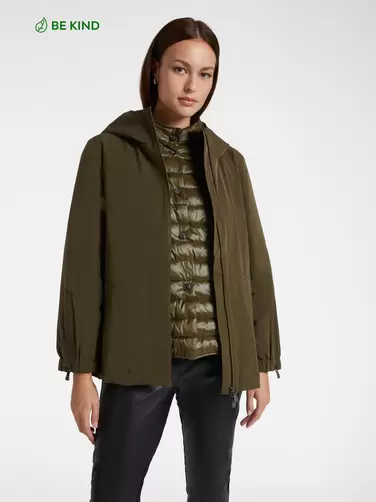 Oferta de Parka curta destacável por 390€ em Elena Miró