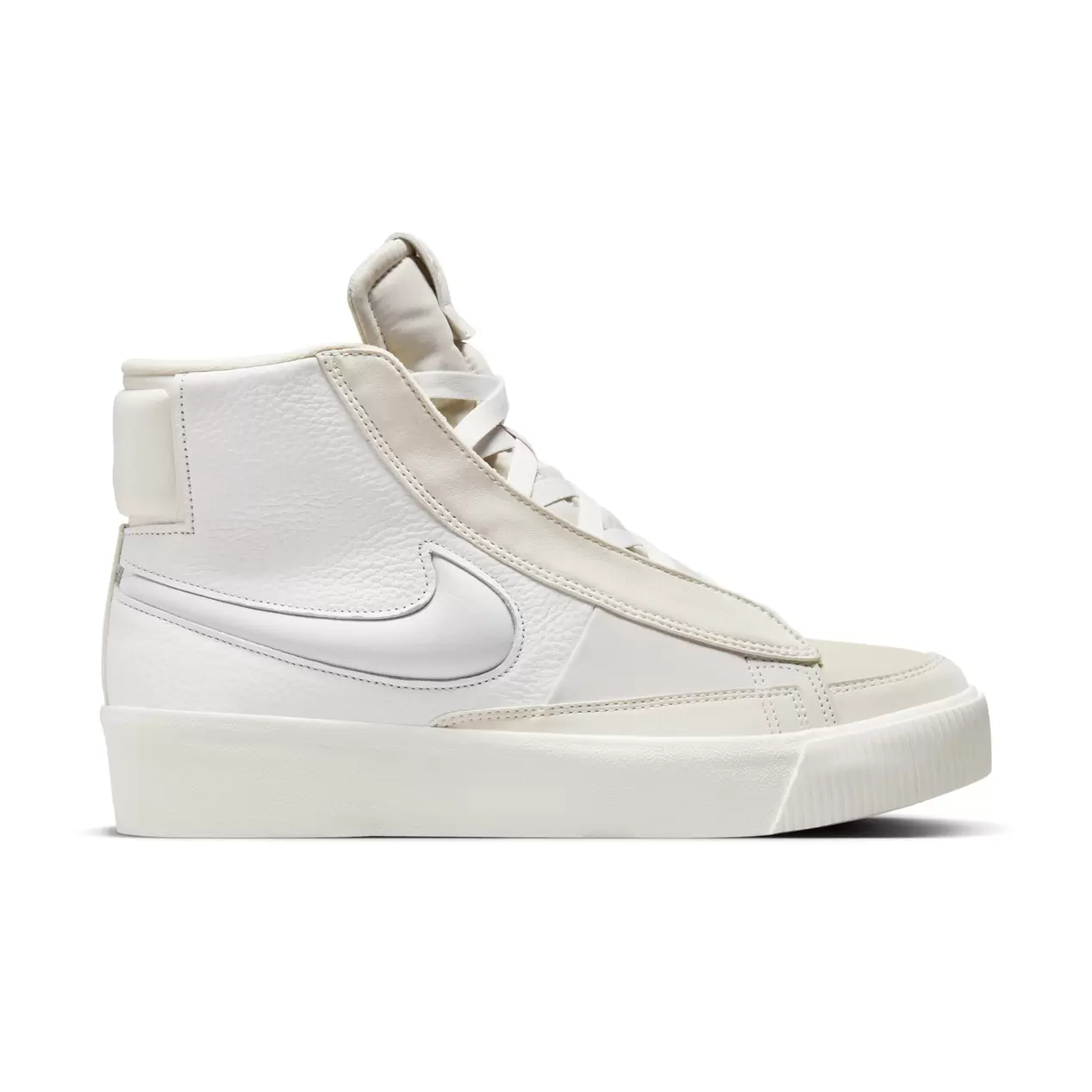 Oferta de NIKE W BLAZER MID VICTORY | 'WHITE' por 75€ em Extreme Urban Footwear