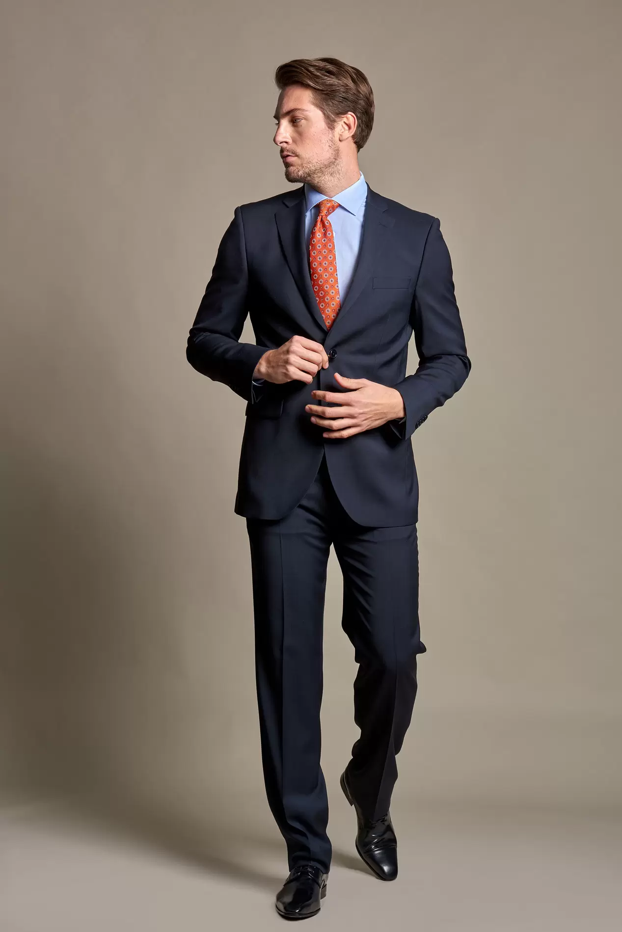 Oferta de Fato clássico slim fit por 134,5€ em Giovanni Galli