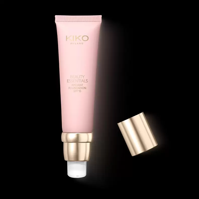 Oferta de Beauty Essentials Radiant Foundation Spf 15 por 18,99€ em KIKO