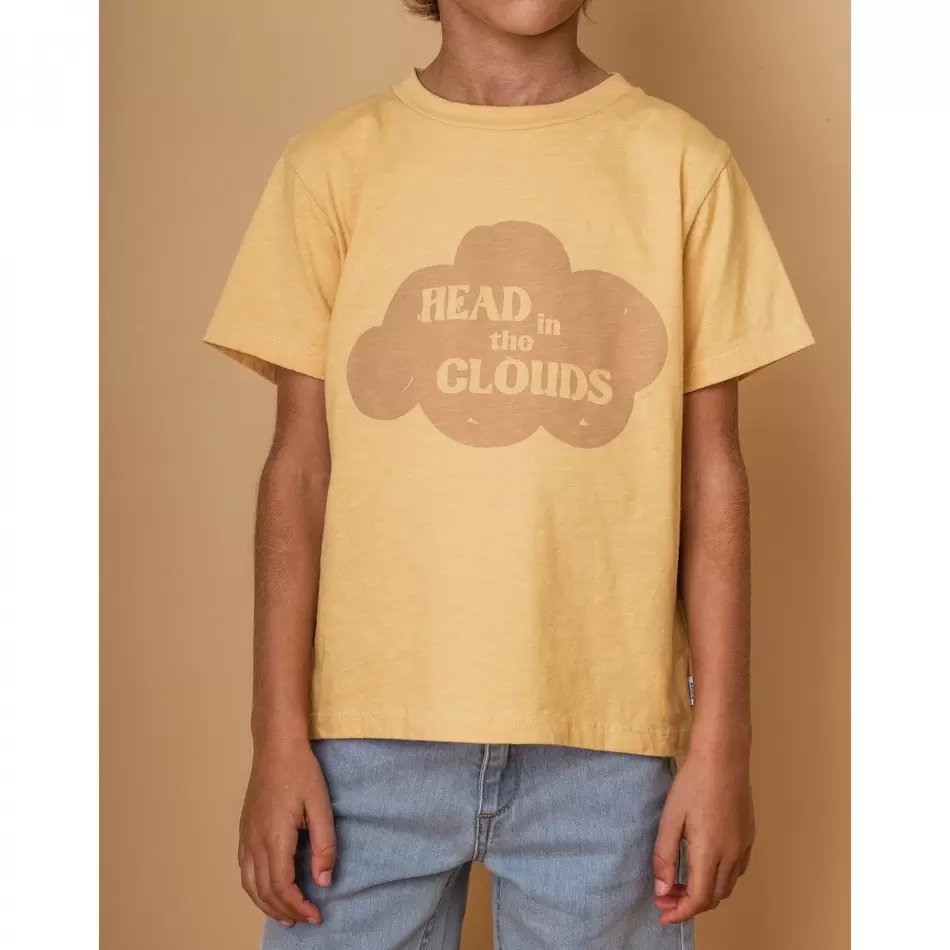 Oferta de T-shirt Head in the Clouds por 13,5€ em Knot