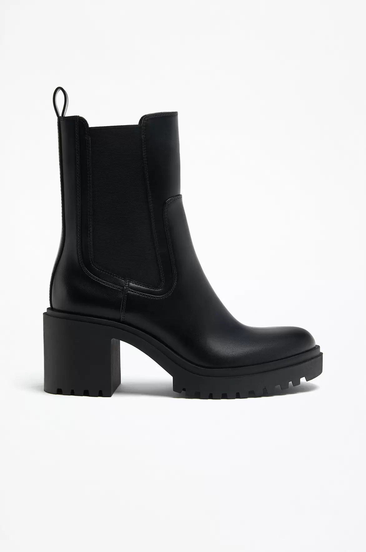 Oferta de Botas Chelsea Com Tacão por 27,99€ em Lefties