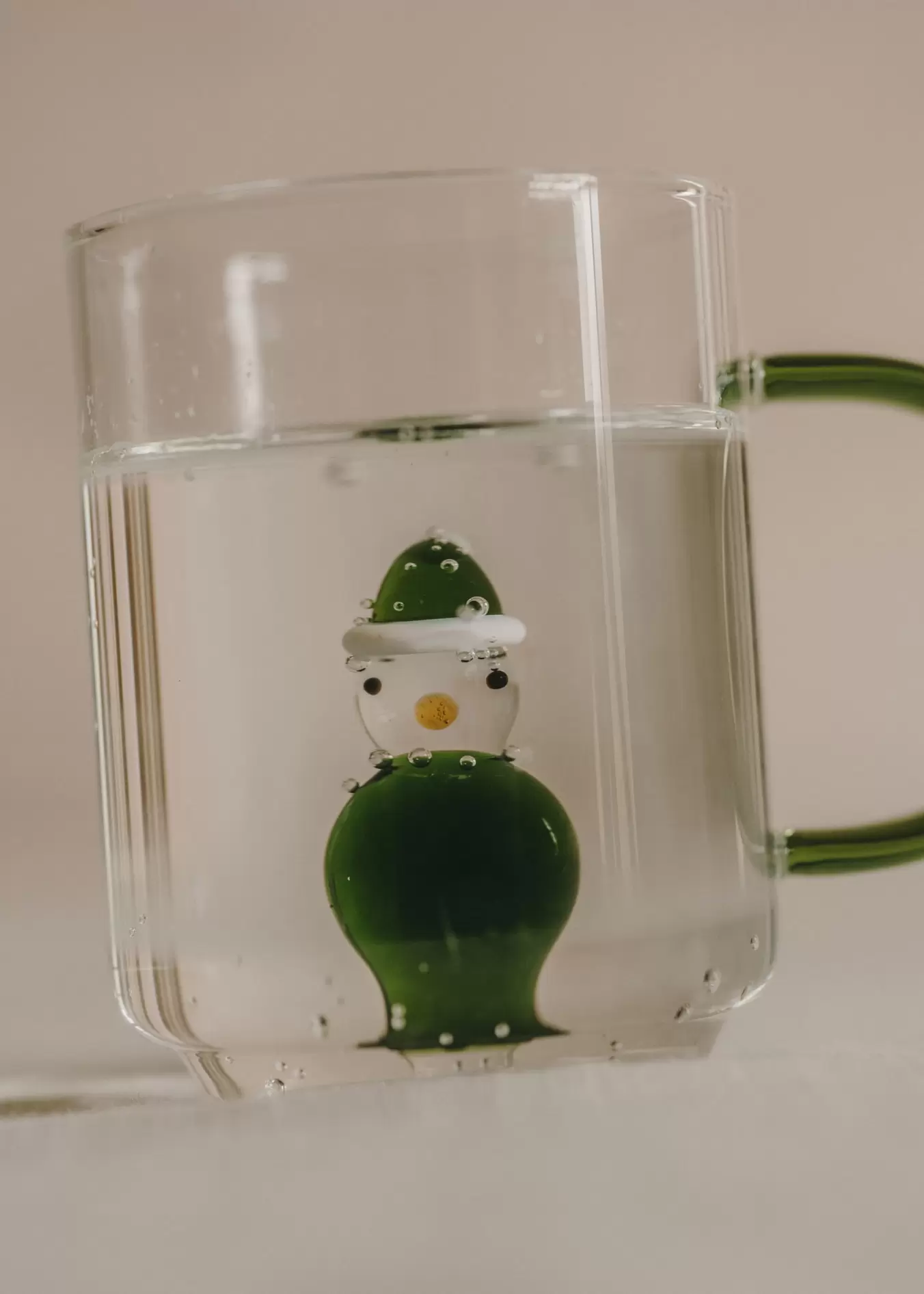 Oferta de Snowman borosilicate mug por 7,99€ em Mango