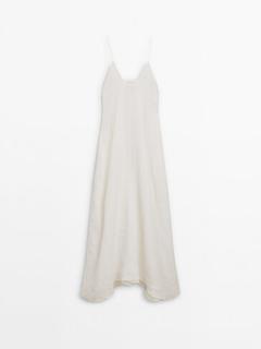 Oferta de Vestido comprido de alças com pormenor de decote - Limited edition por 169€ em Massimo Dutti