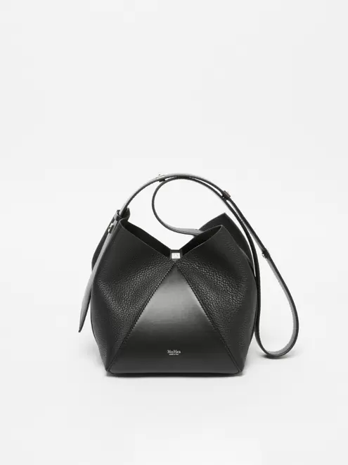 Oferta de Small bucket bag in deer-print leather por 985€ em Max Mara