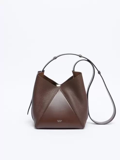 Oferta de Small bucket bag in deer-print leather por 985€ em Max Mara