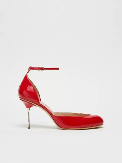 Oferta de Patent-leather Mary Jane court shoes por 615€ em Max Mara