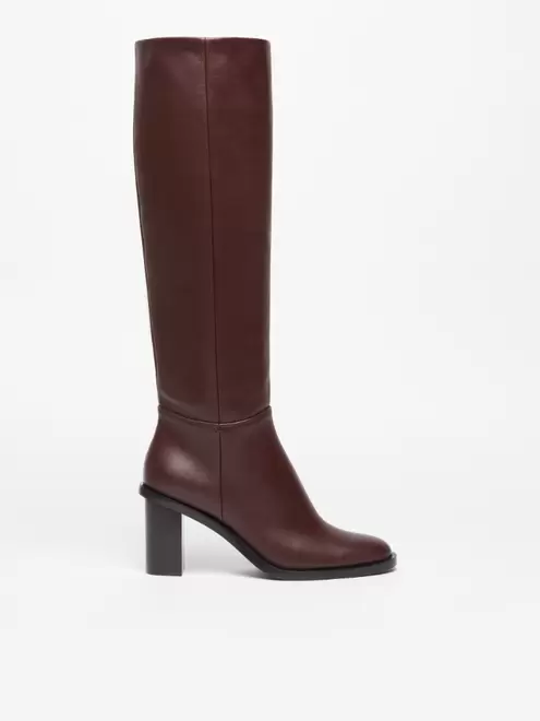 Oferta de High leather boots por 1025€ em Max Mara