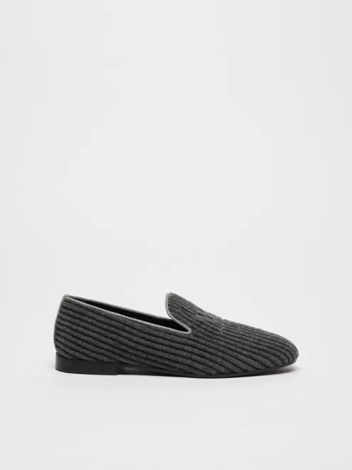 Oferta de Corduroy slippers por 499€ em Max Mara