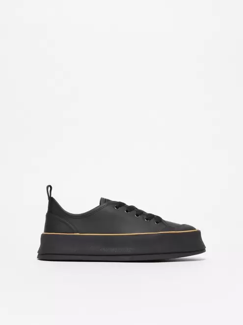 Oferta de Smooth leather sneakers por 569€ em Max Mara