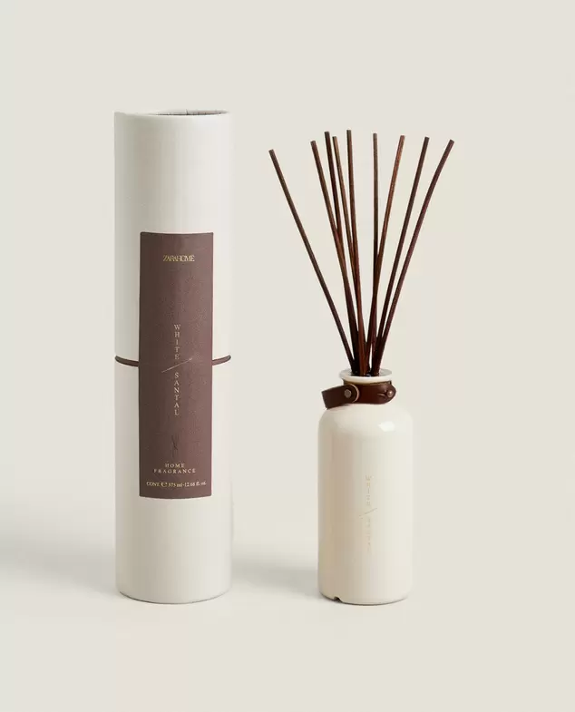 Oferta de (375 ML) DIFUSOR EM STICKS WHITE SANTAL por 29,99€ em ZARA HOME