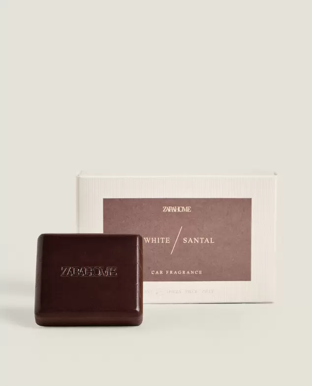 Oferta de AMBIENTADOR DE AUTOMÓVEL WHITE SANTAL por 12,99€ em ZARA HOME