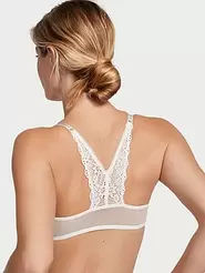 Oferta de Sexy Tee Lightly Lined Front-Close Lace Demi Bra por 33,55€ em Victorias Secret