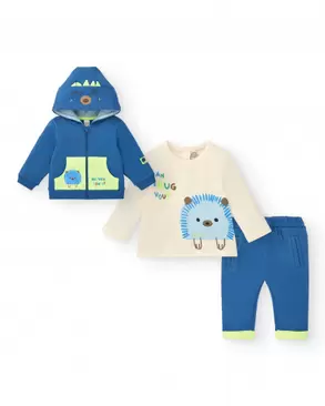 Oferta de Conjunto de moletom, camiseta e calça de menino em azul e bege com estampa de ouriço coleção Hedgehog Forest por 45,99€ em Tuc Tuc