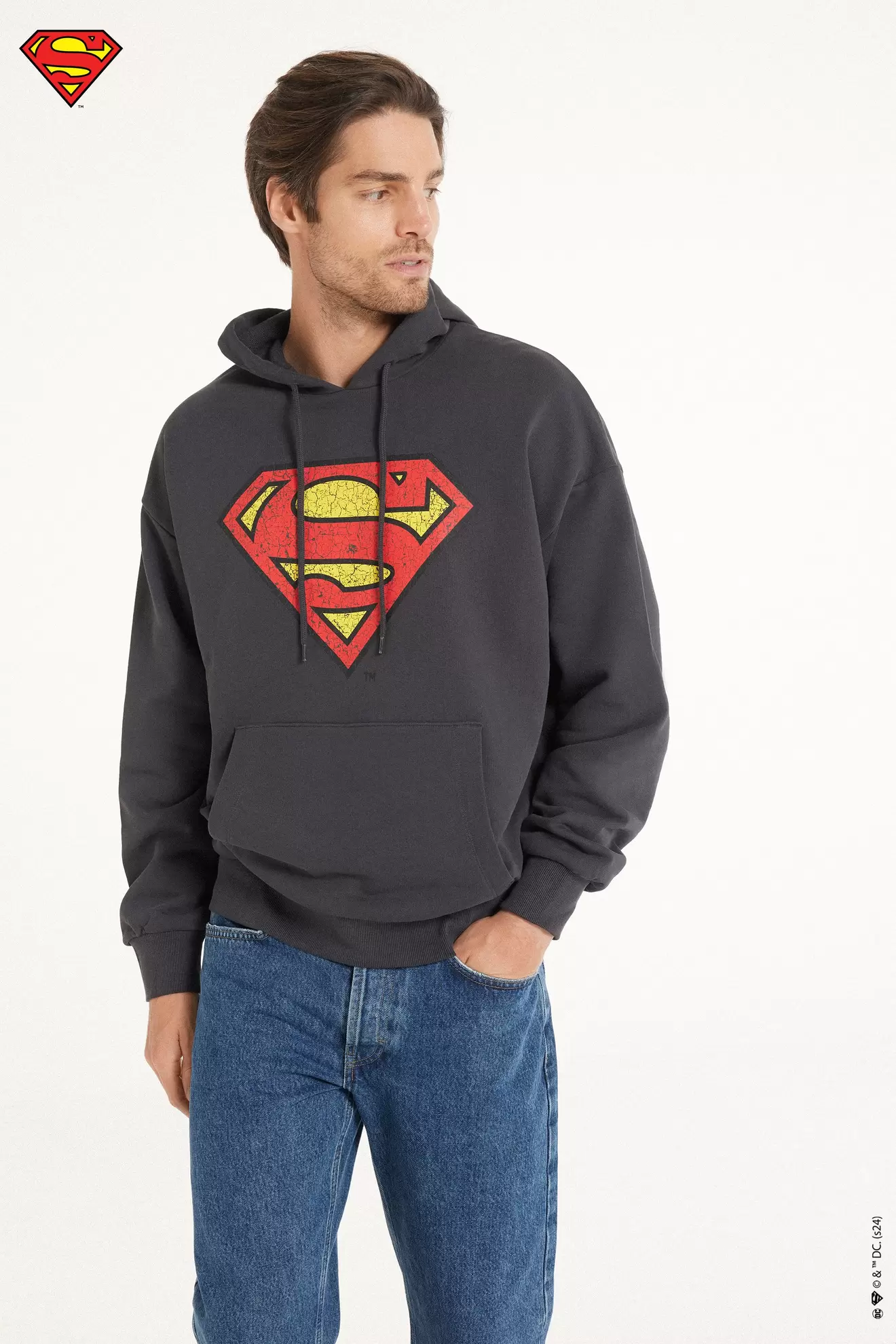 Oferta de Sweatshirt Felpa Manga Comprida com Capuz Estampado Superman por 32,99€ em Tezenis