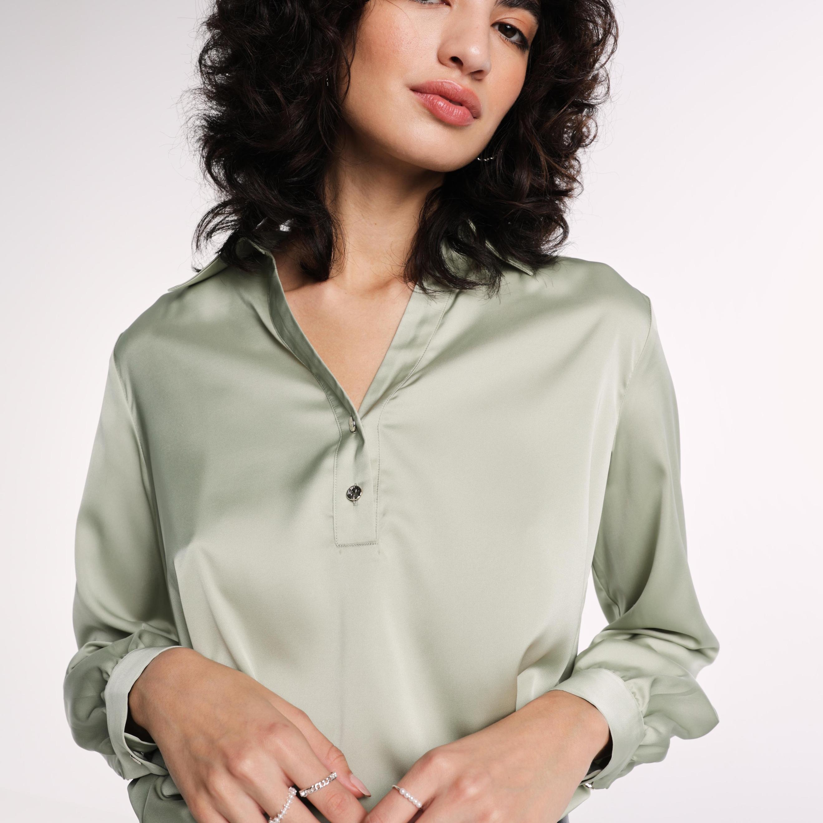 Oferta de Basic blouse por 9,99€ em New Yorker