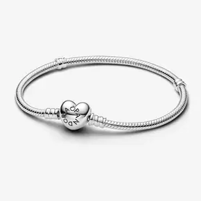 Oferta de Pulseira Malha Snake e Coração Moments por 59€ em Pandora