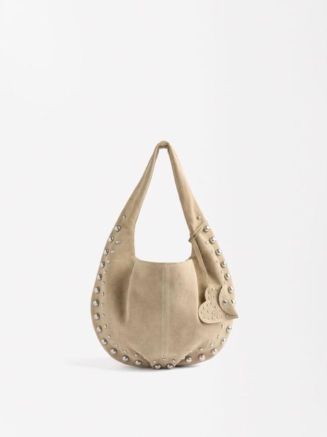 Oferta de Studded Leather Shoulder Bag por 49,99€ em Parfois