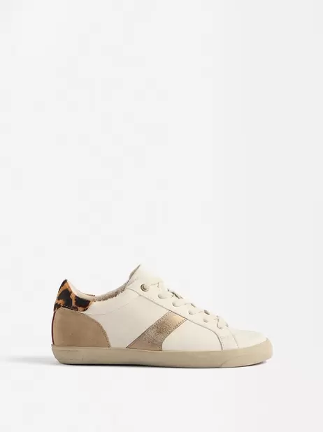 Oferta de Contrasting Trainers por 39,99€ em Parfois