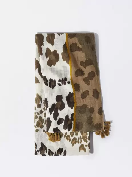 Oferta de Leopard Print Scarf por 15,99€ em Parfois