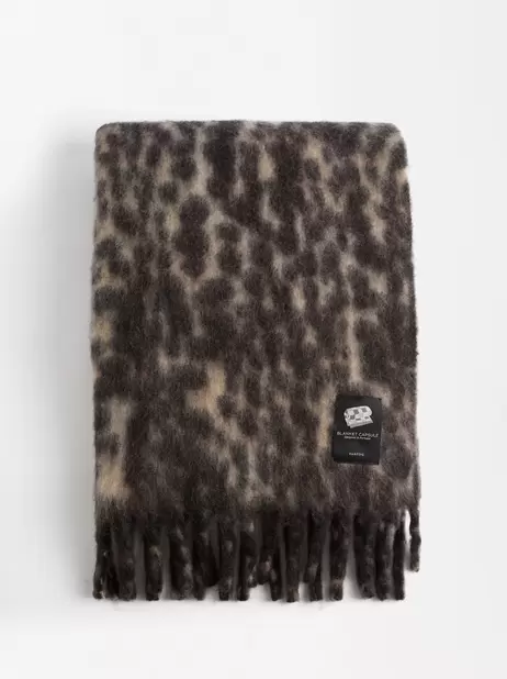 Oferta de Scarf With Leopard Print Wool por 39,99€ em Parfois