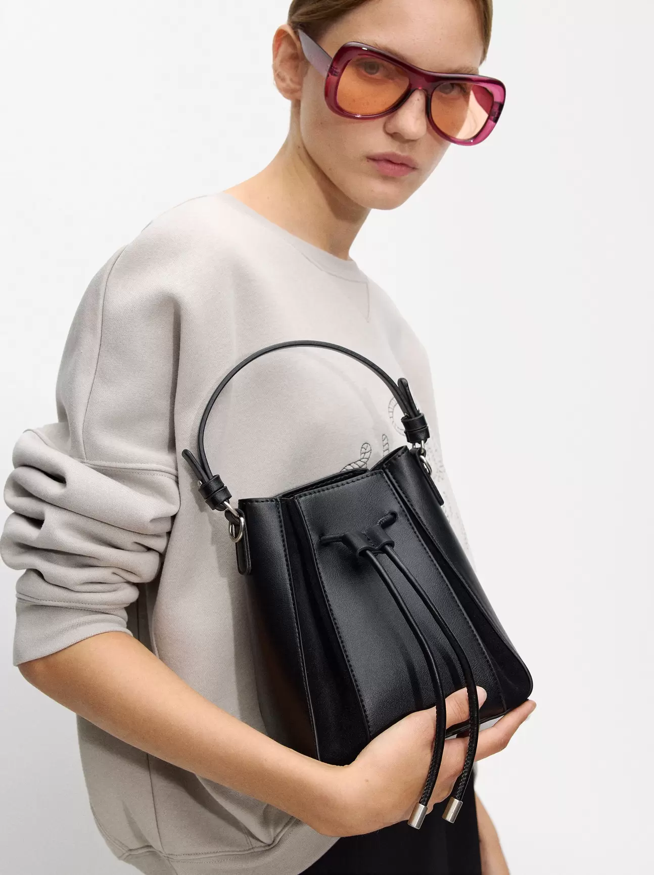 Oferta de Bucket Bag With Leather por 27,99€ em Parfois