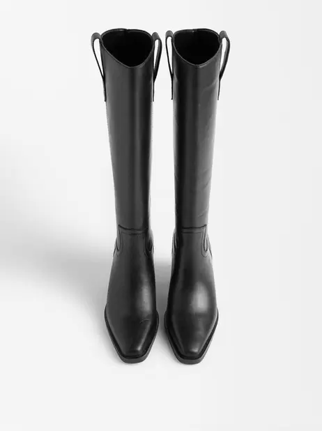 Oferta de Online Exclusive - High Leather Boots por 99,99€ em Parfois