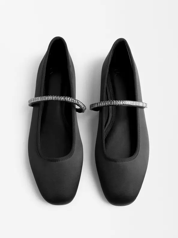 Oferta de Strap Flats With Crystals por 29,99€ em Parfois