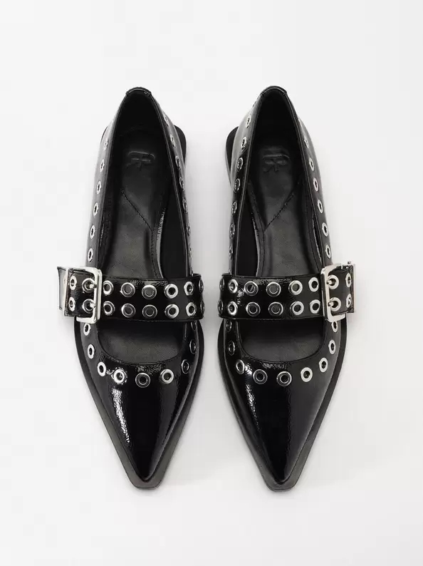 Oferta de Flat Shoes With Studs And A Buckle por 35,99€ em Parfois