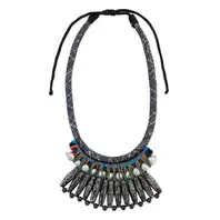 Oferta de Fabric Necklace w/ Wooden Pieces & Glitter por 48€ em Pedra Dura