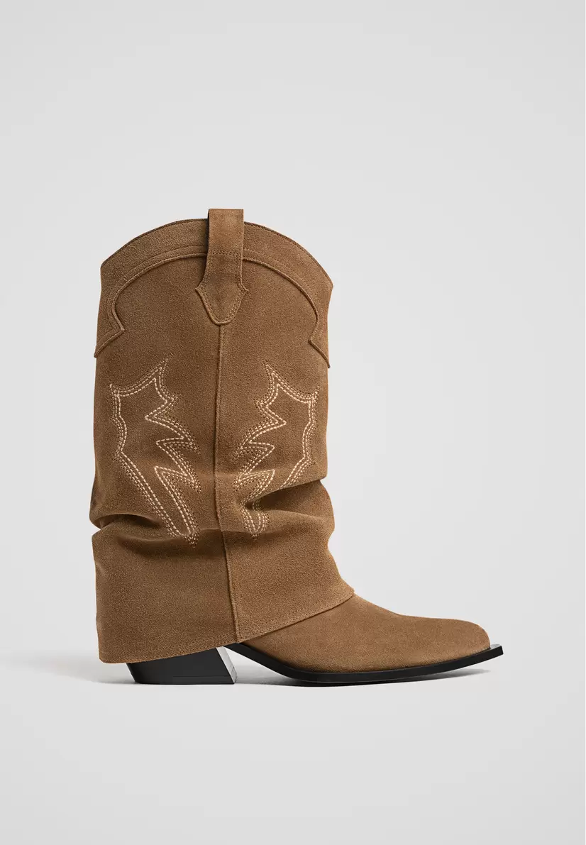 Oferta de Botas Cowboy joots de pele por 69,99€ em Stradivarius