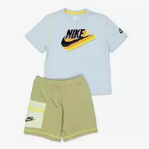 Oferta de Conjunto Nike por 24,99€ em Sport Zone