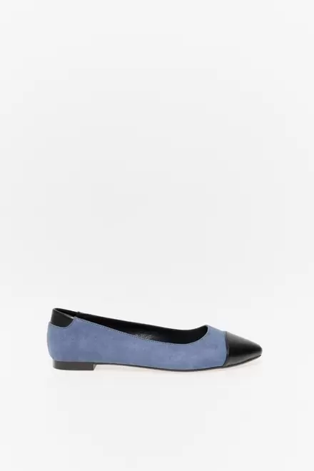 Oferta de Ballet flats with contrast toe  + Colours      17.99€ por 17,99€ em Sfera