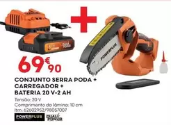 Oferta de Conjunto Serra Poda + Carregador + Bateria 20 V-2 Ah por 69,9€ em Bricomarché