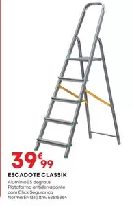 Oferta de .Com - Escadote Classik por 39,99€ em Bricomarché