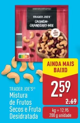 Oferta de Trader Joe ́s - Mistura De Frutos Secos E Fruta Desidratada por 2,59€ em Aldi